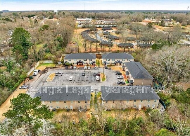 Photo - 407 Maple Way