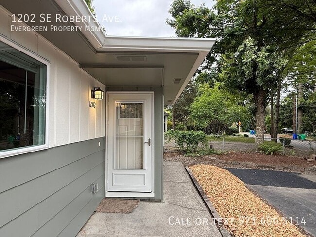 Photo - 1202 SE Roberts Ave