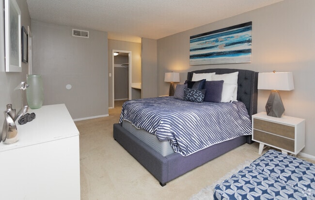 2BR,2BA-1,172SF - Acasa High