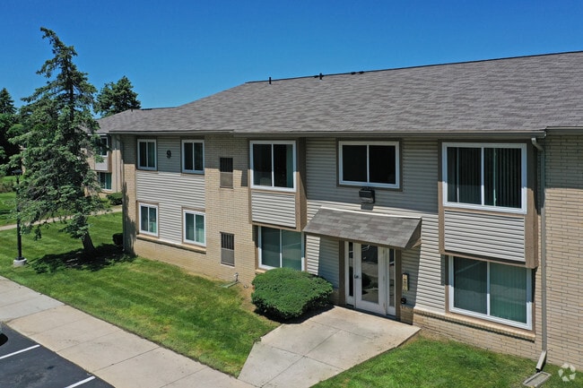 Photo - Chestnut Lake