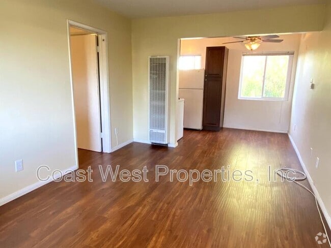 Building Photo - 4566 Maryland St Rental