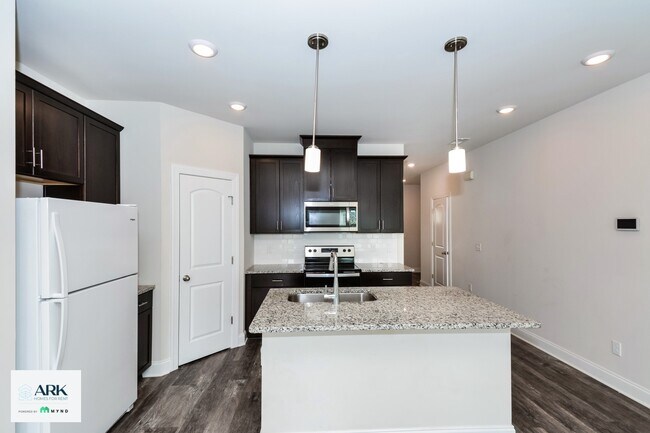 831 Holland Ct