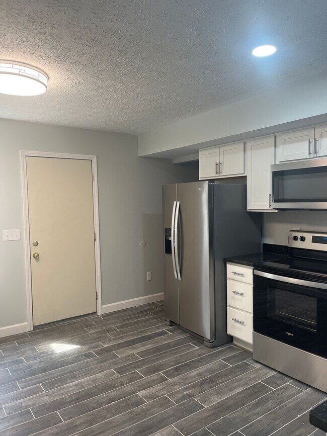 Photo - 3240 Summerhill Ln