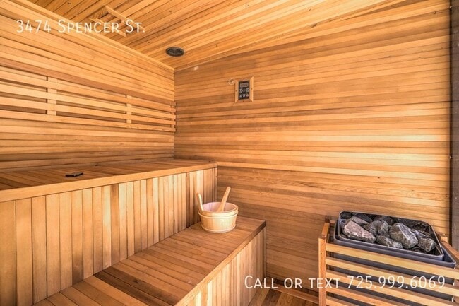 Photo - 3474 Spencer St