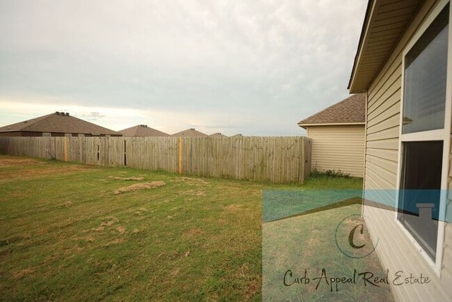 Move in special $800!! Beautiful 3 bed / 2 bath home - Nettleton!!