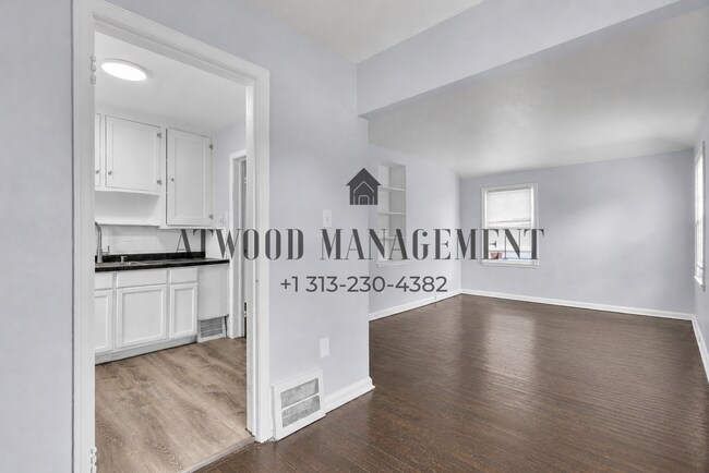 Photo - 14118-20 Evergreen Rd Unit 14120 Evergreen - Upper