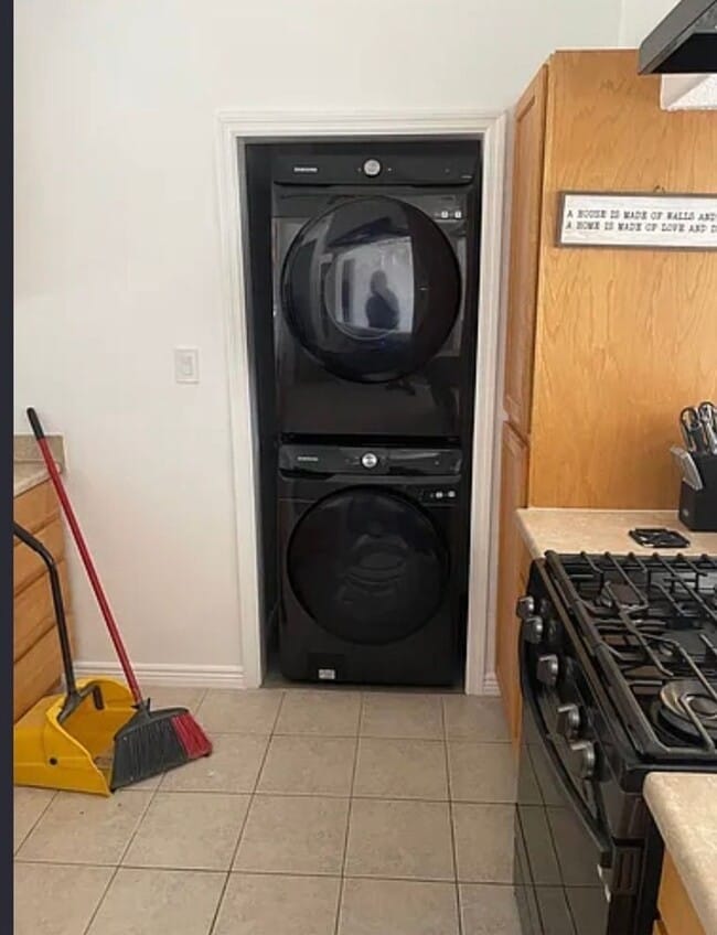 Photo - 880 Coral Reef Dr