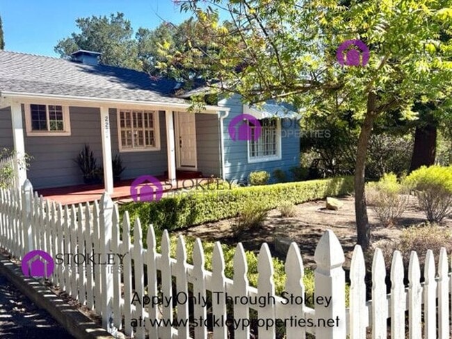 Photo - 2234 Oakvale Rd