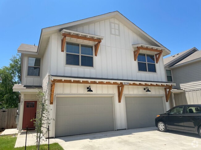 Building Photo - 10218 Lynwood Vlg Rental