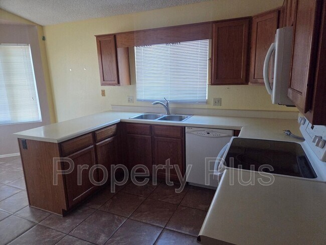 Photo - 3009 E Utopia Rd