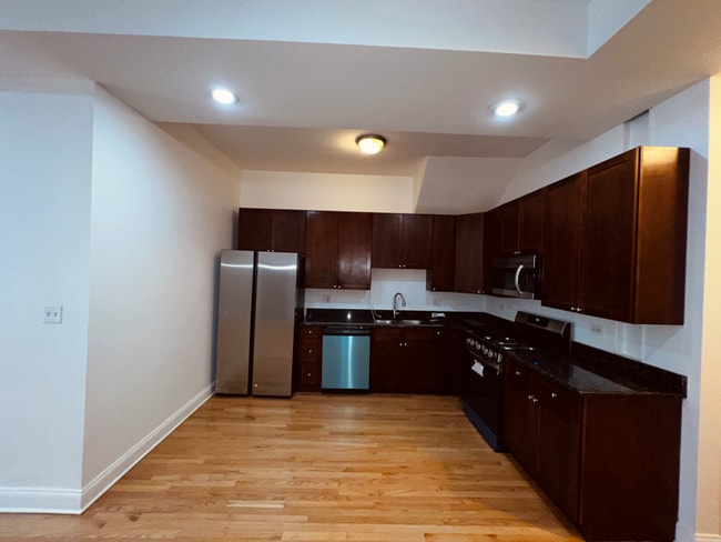 Photo - 5172 S Michigan Ave Unidad 1