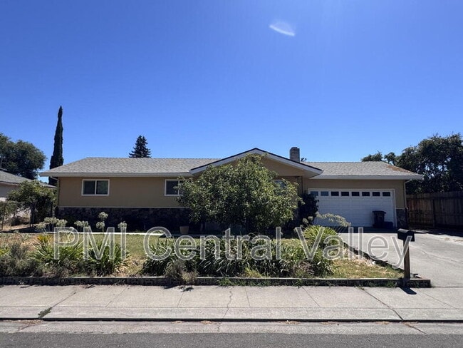 Building Photo - 4650 Dahlia Dr Rental