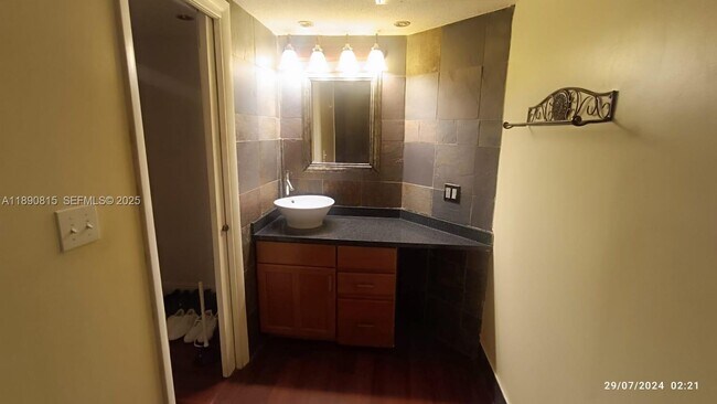 Photo - 2850 N Oakland Forest Dr Unit 309