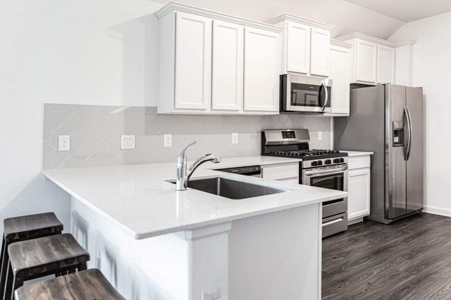 Photo - Now Offering Up to 6 Weeks Free Rent! Unit EATL