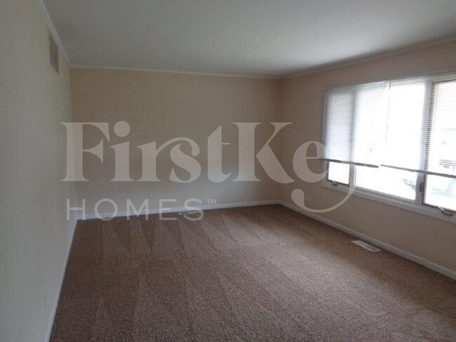Photo - 447 Talala St