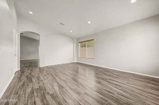 Photo - 308 W Liberty Ln