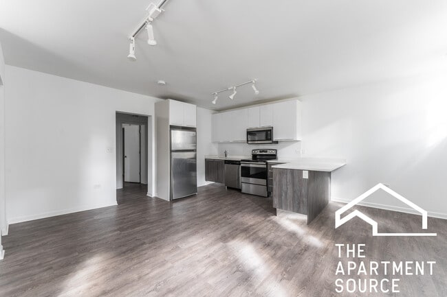 Photo - 940 W Carmen Ave Unit 102