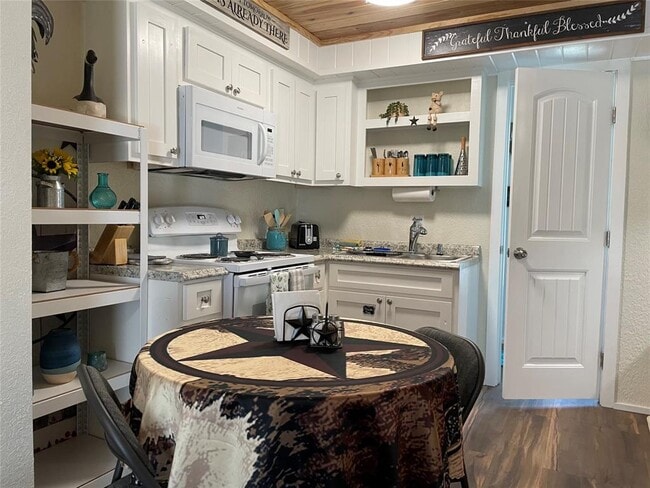 Photo - 131 Alexander Dr