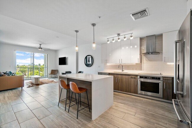 Photo - 236 SE 5th Ave Unit 303