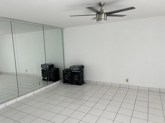 Photo - 133 Tuscany Ln Unit 133