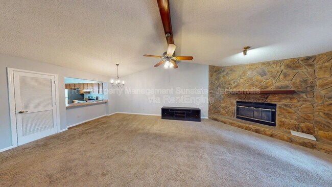 11256 Windtree Dr E