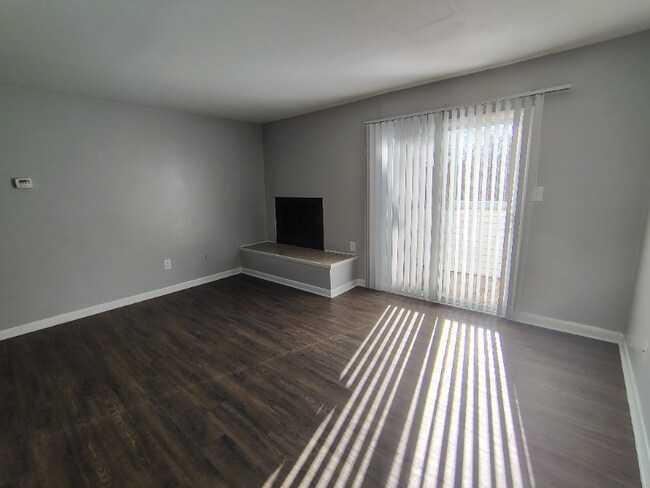 Building Photo - 600 Reusens Rd