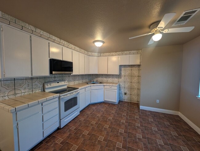 Photo - Great Charming 4 bedroom