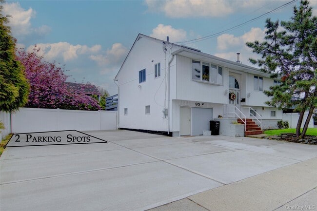 Building Photo - 95 Irving Ave Unit 1