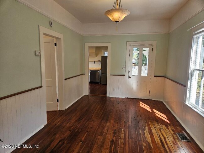 Photo - 816 Oak St