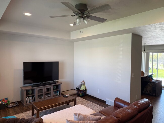 Photo - 4534 Cherryvale Ave Unit 4534