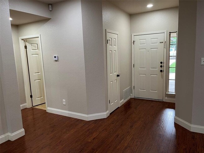 Photo - 1204 Jordan Ln