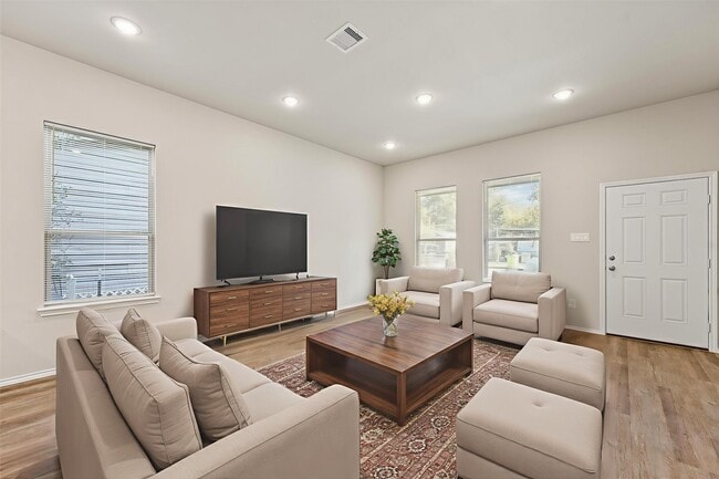 Building Photo - 8685 Sassafras