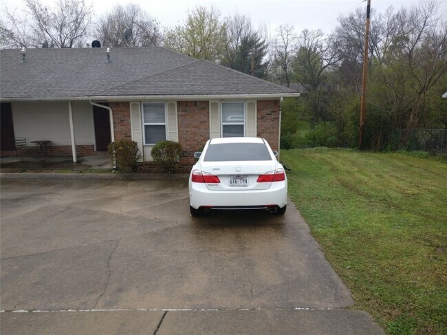 Photo - 3143 Old Missouri Rd