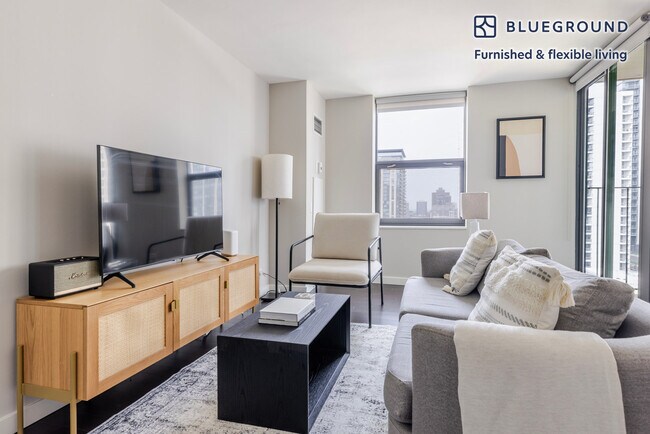 Photo - 77 W Huron St Unidad SI FL21-ID1259