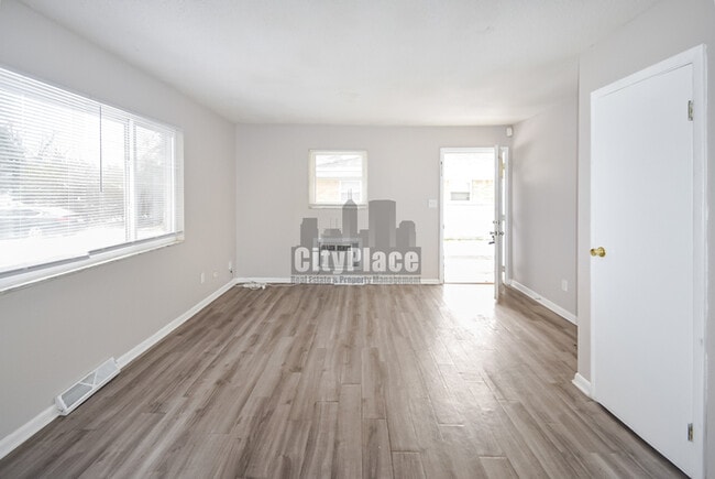 Photo - 2412 N Lesley Ave