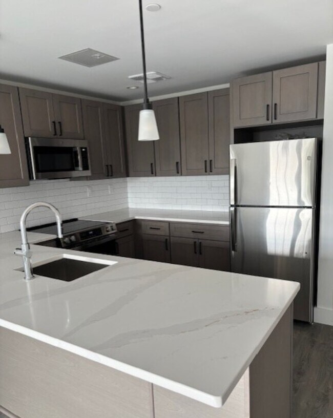 Photo - 180 Deer Park Ave