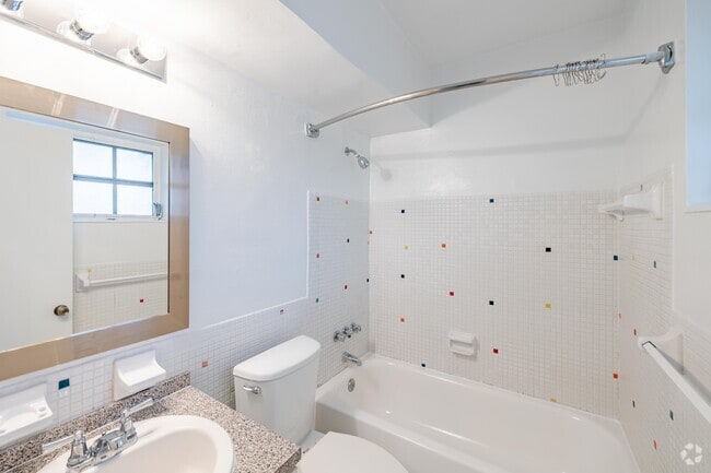 1 habitación, 1 baño - 740 pies cuadrados - Baño
