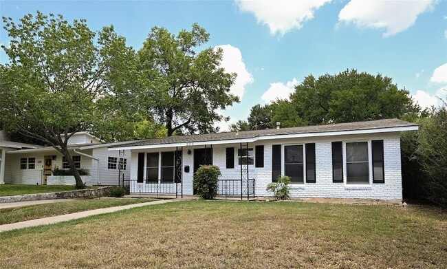 Photo - 2110 Westover Rd