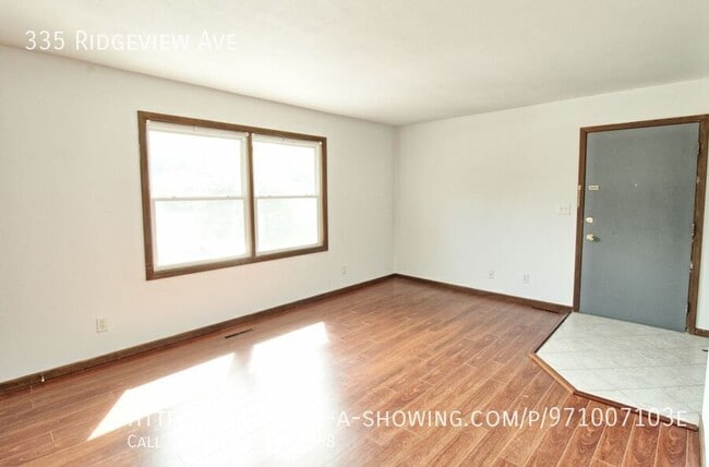 Photo - 335 Ridgeview Ave