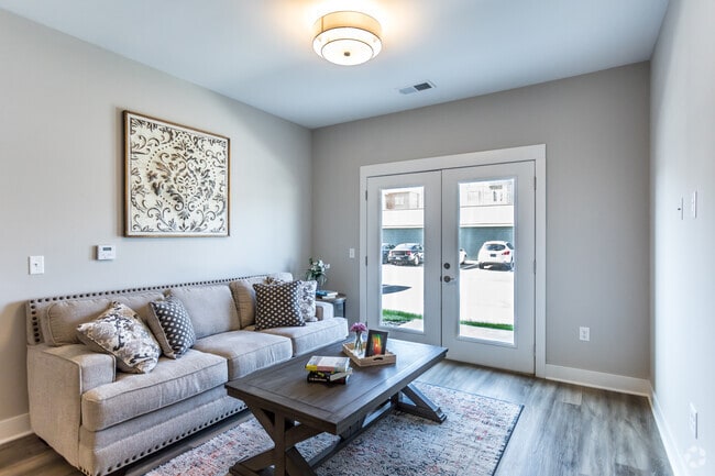 2 BR, 2 BA - 1005SF