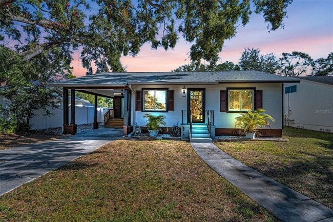 Building Photo - 1529 Paloma Ln