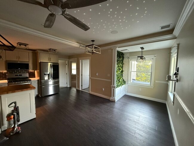 Green Wall and Dining Area