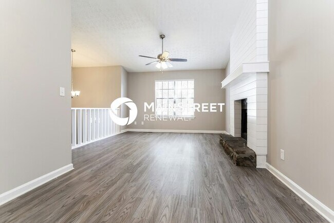 Photo - 3 Bedroom Pet-Friendly Home in Snellville, GA with Main Street Renewal