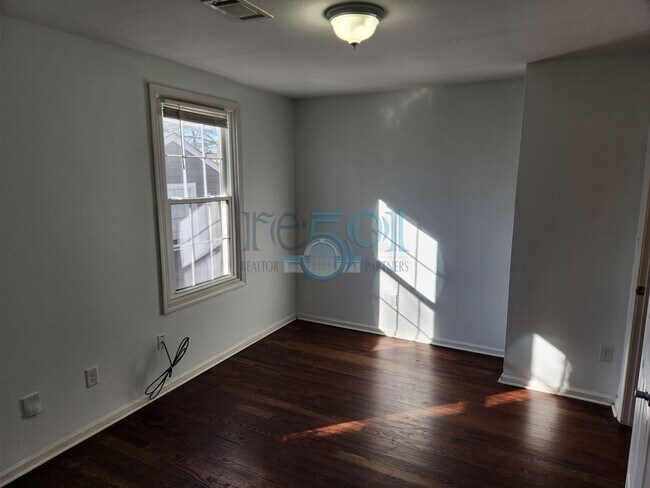 Photo - Great Family Home!  4BR 2 BA