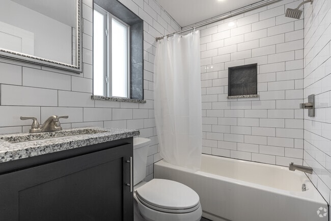 Estudio, 1BA - 350SF - Baño - Courthouse Apartments