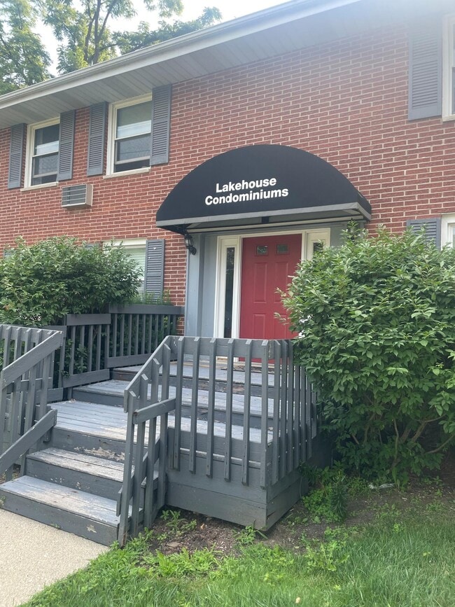 Photo - 1335 W Main St