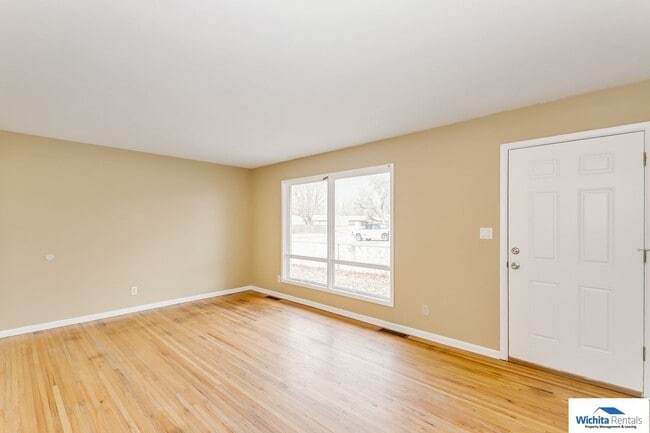 Photo - 2 bedroom duplex with bonus room