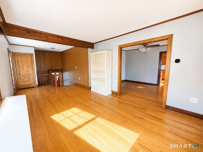 Photo - 99 Seymour Ave