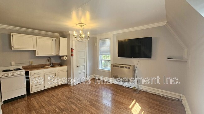 Photo - 205 N Willard St