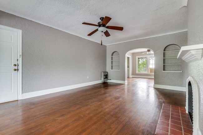 4135-4135 Hawthorne Ave Unit 4133 Hawthorne